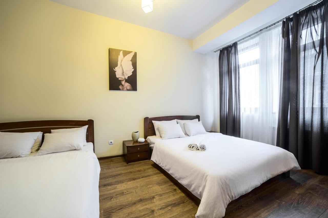 Аpartments In The Center Lviv Exterior foto